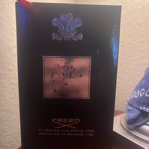 Creed Aventus Black and Silver Packaging